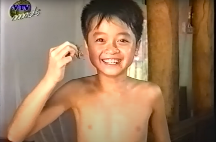 Hai con trai của NSND Hoàng Dũng: Người là võ sư, người đóng phim giờ vàng插图 Cậu bé Long trong phim