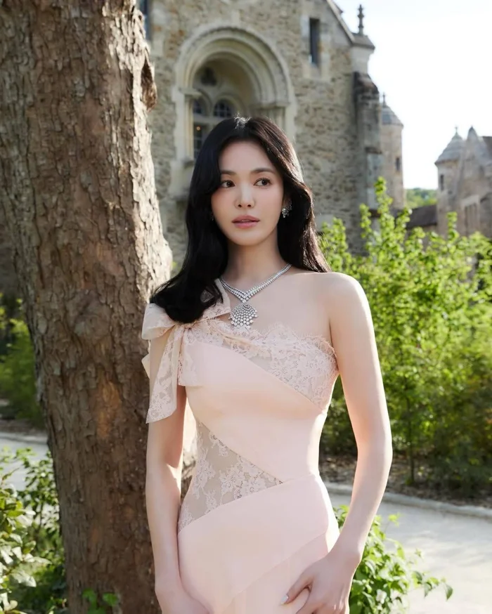 chia-se-moi-nhat-cua-song-hye-kyo-sau-khi-dua-ra-thong-bao-quan-trong-dspl-1-1782463135.png