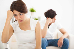 Những sự im lặng âm thầm