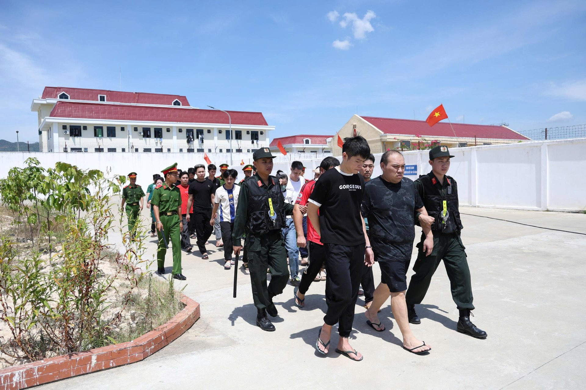 a tang vật4.jpg