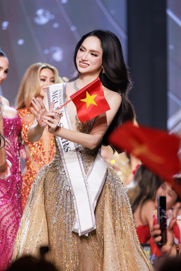 Hương Giang 2 lần có danh hiệu quốc tế.
