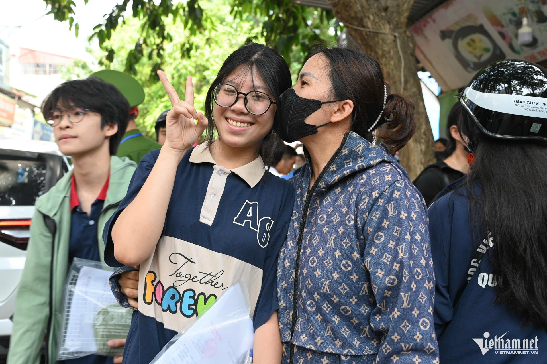 W-thi 10   mon toan (26).jpg