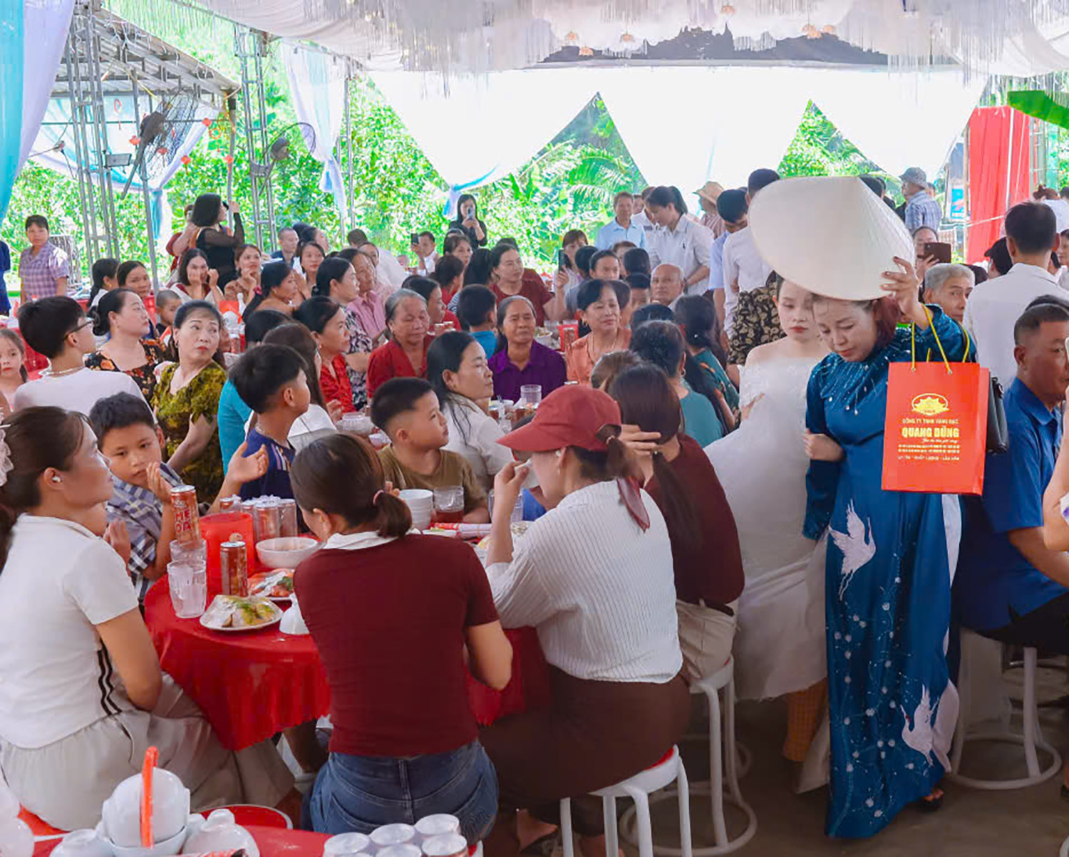 đám cưới 1.jpg
