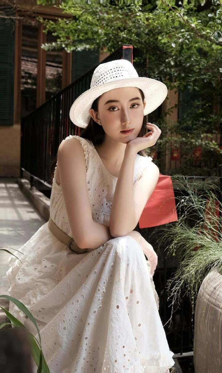 Ngoài đời, Thanh Tâm sở hữu vẻ đẹp mong manh, thuần khiết. Nhiều khán giả liên tưởng đến hình tượng