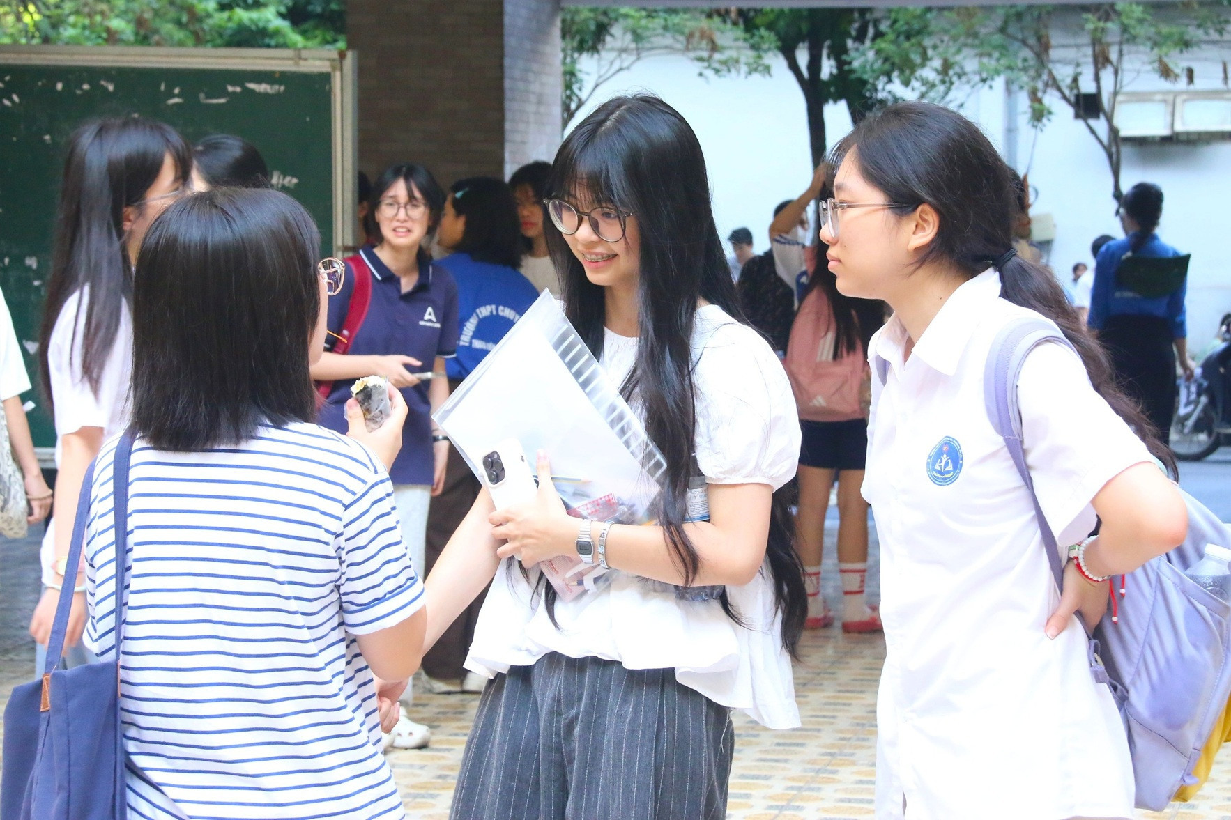 thi lớp 10 chuyên Sư phạm (3).JPG