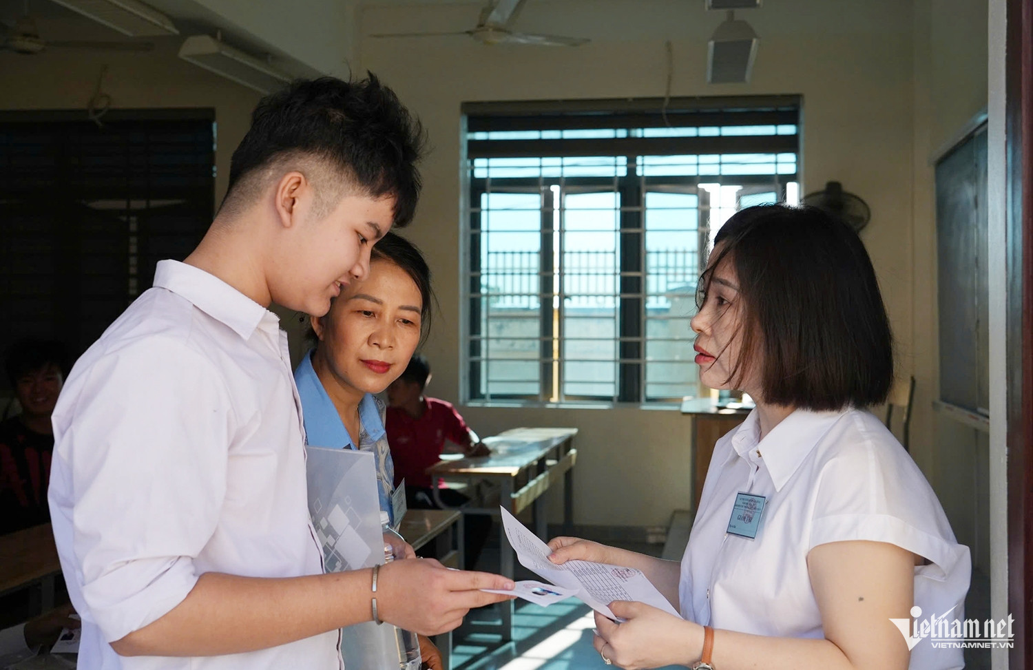 W-Thi lớp 10 NA.jpg