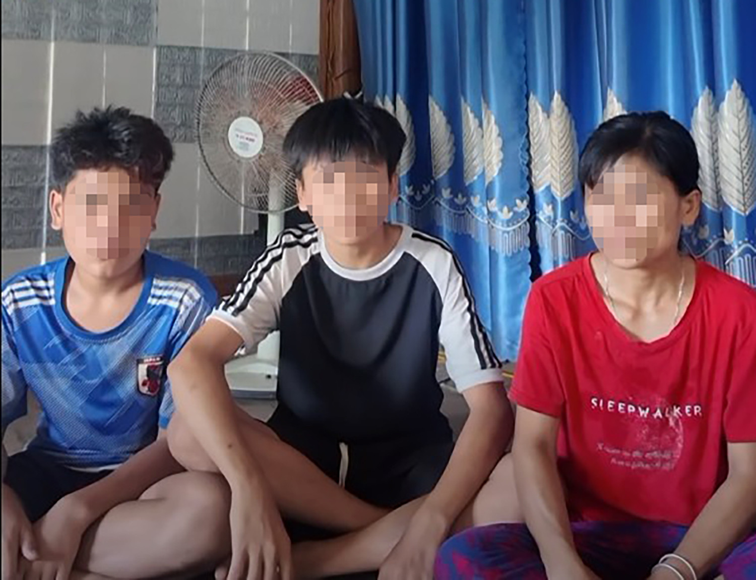 bắt xe về quê.jpg
