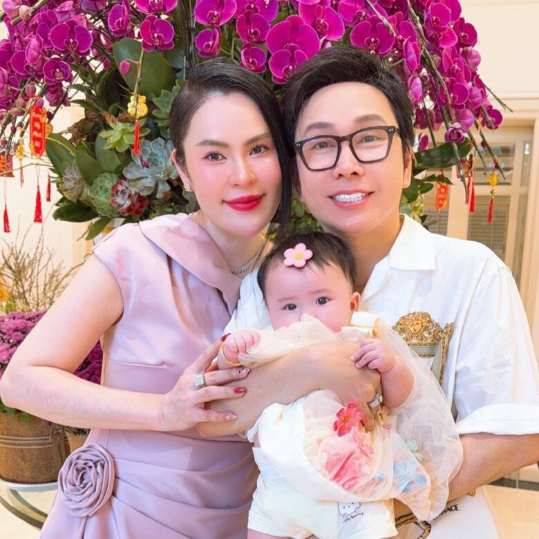 Hoa hậu Phương Lê và NSƯT Vũ Luân hạnh phúc trọn vẹn khi có con gái chung