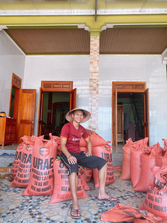 Hé lộ gia thế gây bất ngờ của vợ