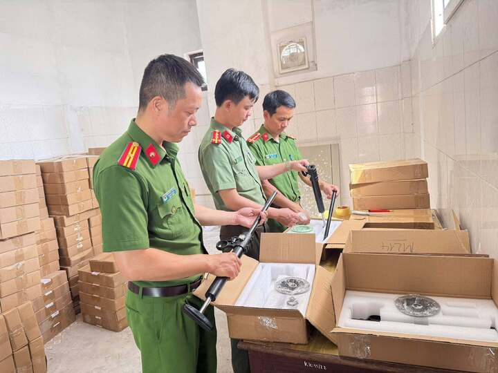 Tang vật thu giữ.