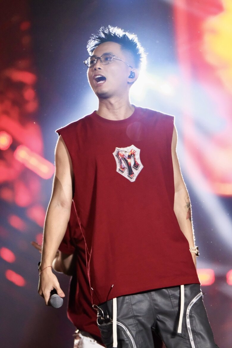 Nam rapper nhận được nhiều sự yêu mến từ khán giả khi tham gia Anh trai vượt ngàn chông gai và Gia đình HaHa.