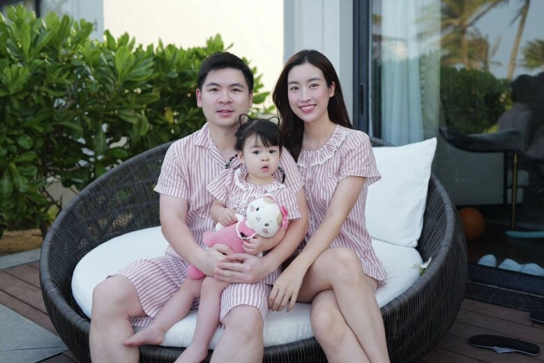 Hoa hậu Đỗ Mỹ Linh được khen ngợi nuôi con khéo léo