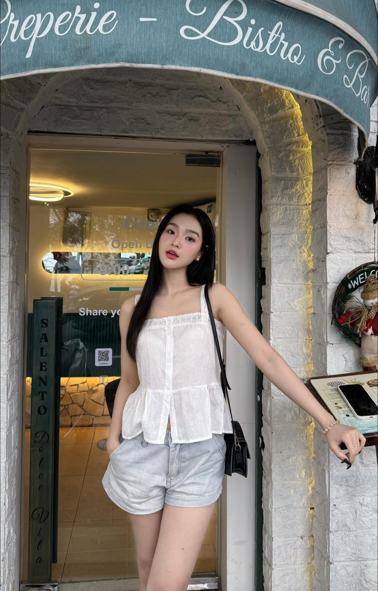 Đời thực phóng khoáng của nữ cảnh sát mật hot nhất phim Lửa trắng插图6 Đời thực phóng khoáng của nữ cảnh sát mật hot nhất phim Lửa trắng插图6