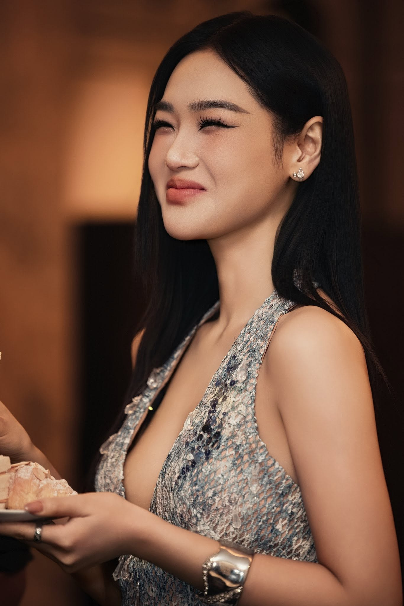 Đời thực phóng khoáng của nữ cảnh sát mật hot nhất phim Lửa trắng插图