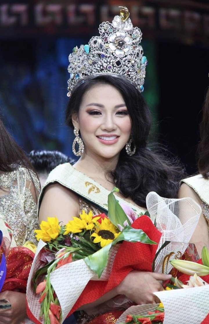 Nguyễn Phương Khánh là mỹ nhân Việt đầu tiên đăng quang Miss Earth.