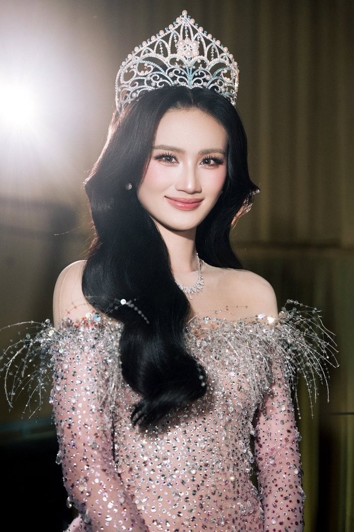 Ý Nhi nhận được nhiều thiện cảm khi vừa đi du học vừa làm việc