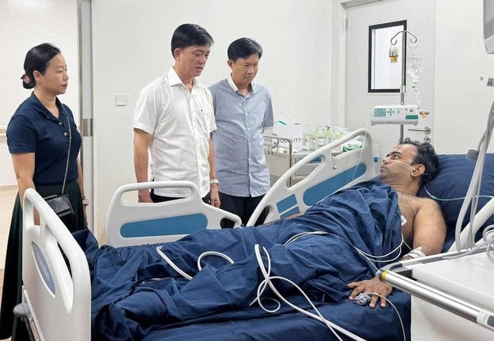 Hiện chỉ còn một nạn nhân đang điều trị tại bệnh viện, 16 người khác đã khỏe mạnh, xuất viện. (Ảnh: Dung Hoàng)