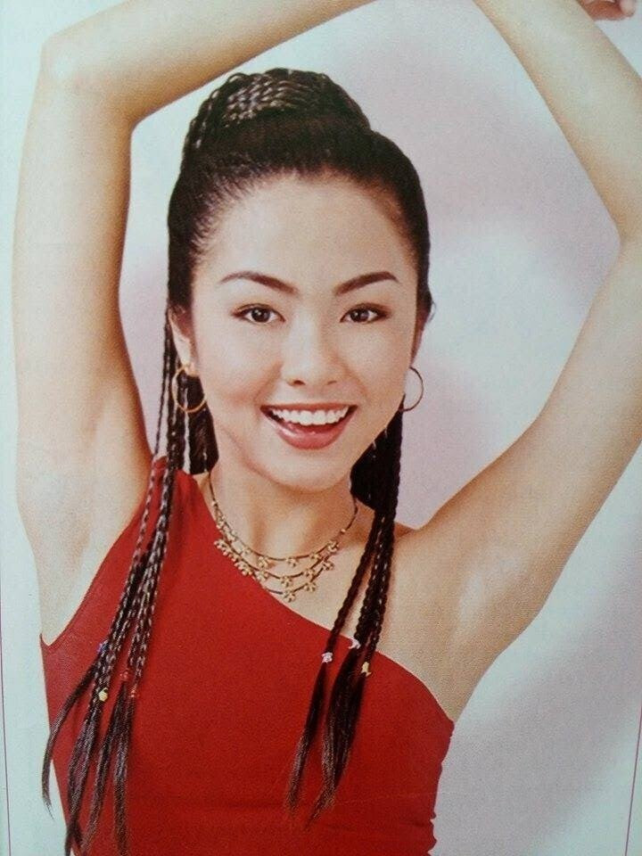 Cũng từ giai đoạn này, Tăng Thanh Hà bắt đầu định hình phong cách riêng. Nhan sắc của nữ diễn viên không còn mang vẻ mộc mạc như thuở mới đóng Hàn Mặc Tử hay Hương phù sa, mà chuyển sang hình ảnh một quý cô trẻ trung, hiện đại.