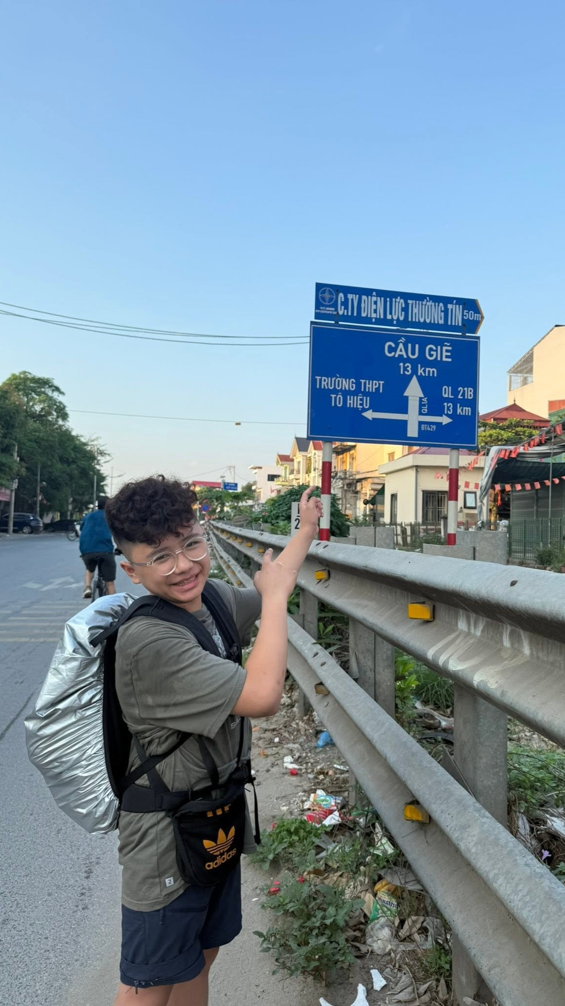 Mẹ giáo viên cùng con &amp;apos;nghỉ hè chẳng giống ai&amp;apos;, đi bộ 45 ngày xuyên miền Trung插图1