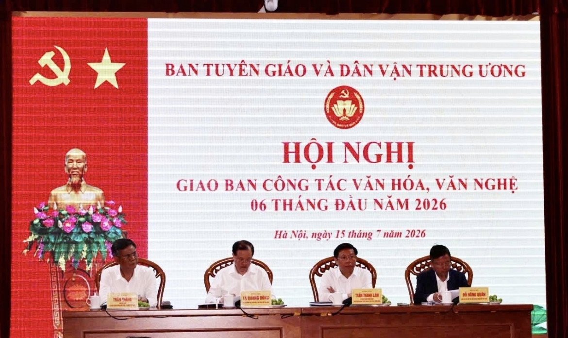 nsnd xuan bac chan chinh tinh trang ca si hat nhep, lua doi khan gia hinh anh 2