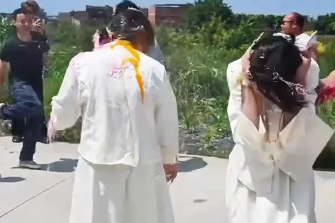 Phù dâu gãy cột sống vì trò đùa lố trong đám cưới, cô dâu chú rể phải bồi thường插图1