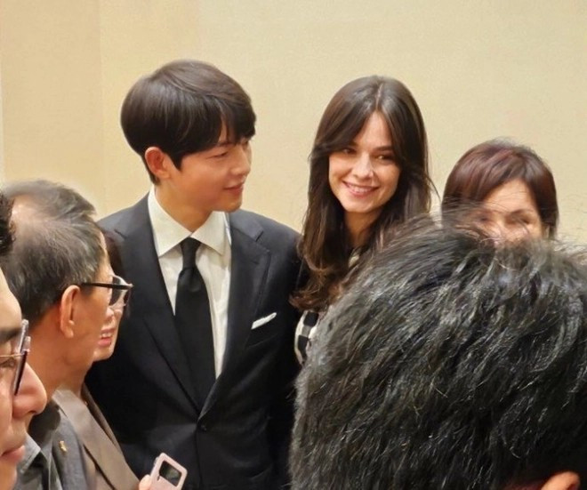 rung-dong-nghi-van-song-joong-ki-ly-hon-lan-2-su-nghiep-lan-tinh-duyen-deu-cham-day-2-1784015970.jpg