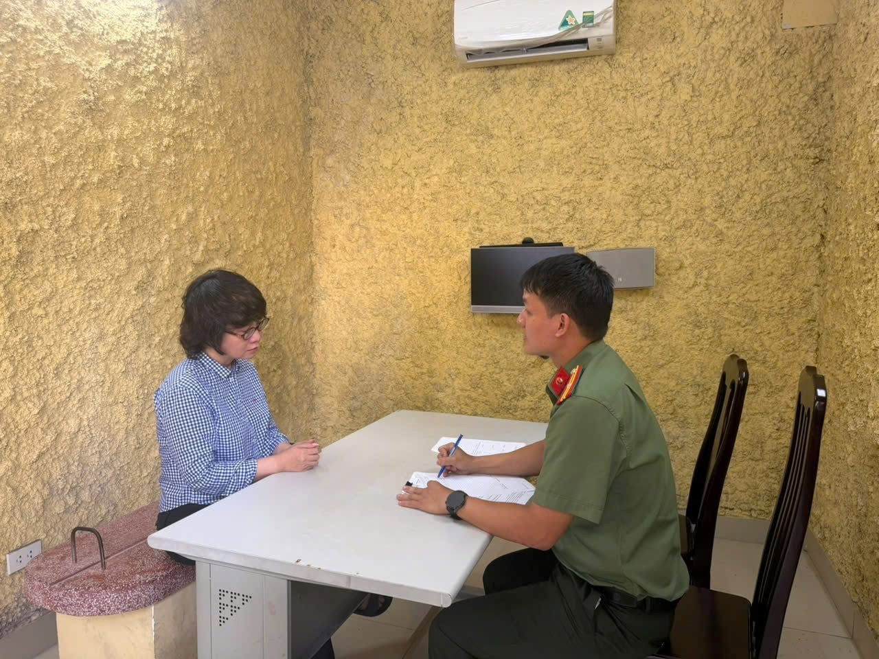 Vụ cuốn sách &amp;apos;Chuyện với Thanh&amp;apos;: Khởi tố Giám đốc NXB Hội Nhà văn và 2 người khác插图