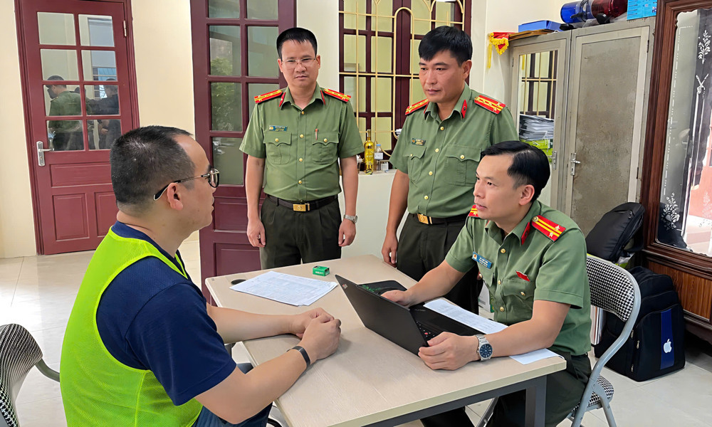 Triệt phá đường dây đánh bạc hàng nghìn tỷ đồng, nhiều thành viên có học vấn cao插图 co bac truc tuyen xuyen quoc gia.jpg