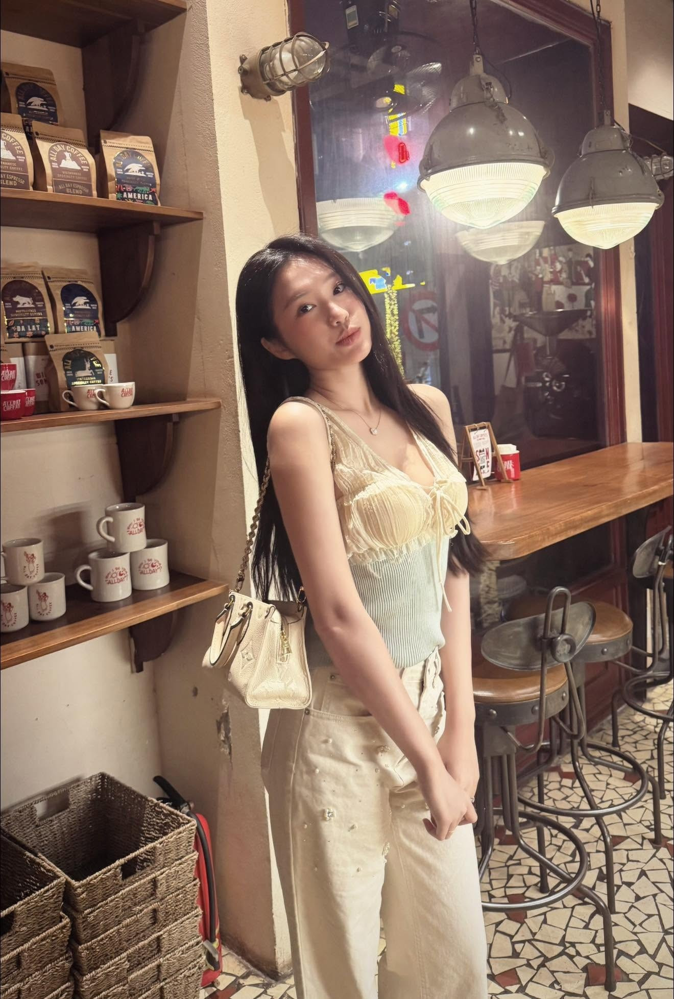 Visual 'thiên kim tiểu thư' của Doãn Hải My đẹp đến 'phát sáng' khiến Đoàn Văn Hậu mê mẩn插图2 doan-hai-my-3-1784171360.jpg