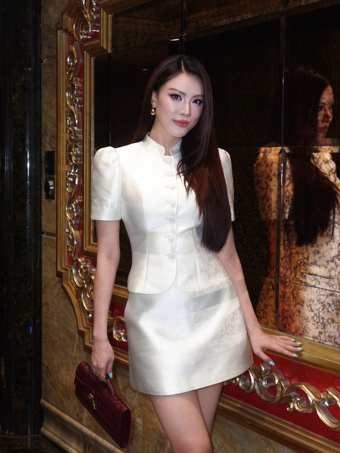 Thần thái cuốn hút của Á hậu Kim Duyên trước ống kính
