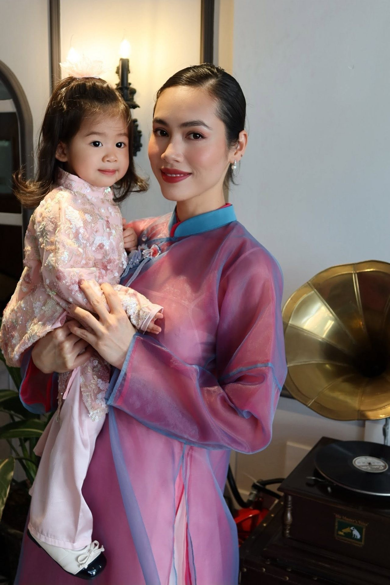 Hoàng My: Mỹ nhân hiếm hoi của Hoa hậu Việt Nam chinh chiến hai đấu trường quốc tế插图2 637406860-1313947660546566-6254144065456585970-n-1784283939.jpg