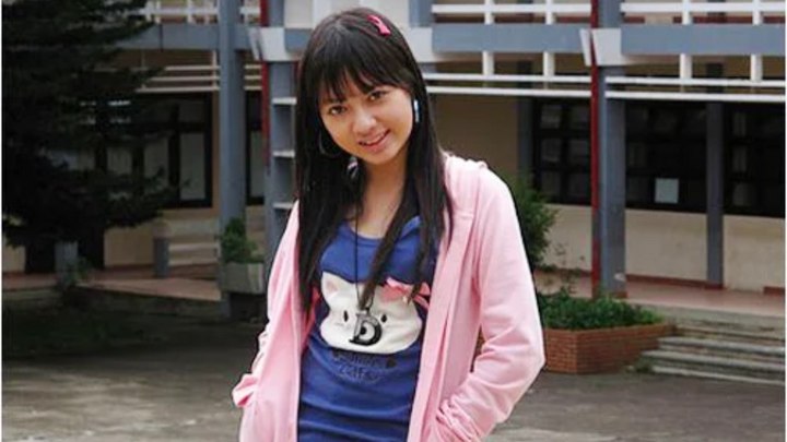 Đến năm 16 tuổi, Xuân Nghi quyết định sang Mỹ định cư để thoát khỏi cái bóng của chính mình và tìm cơ hội phát triển bản thân.