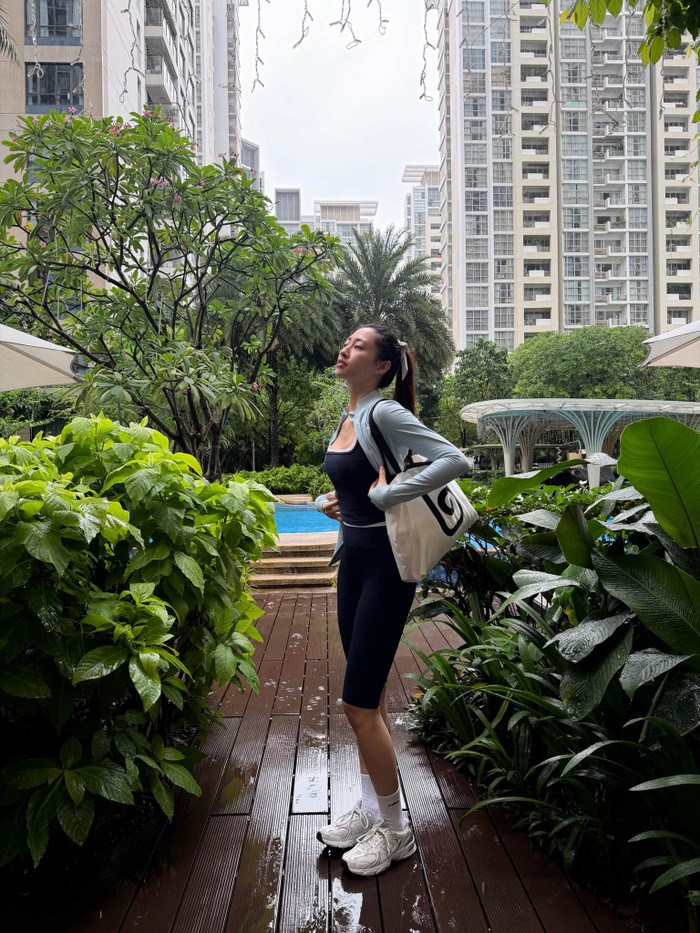 Lương Thùy Linh duy trì vóc dáng thanh mảnh nhờ lối sống lành mạnh.