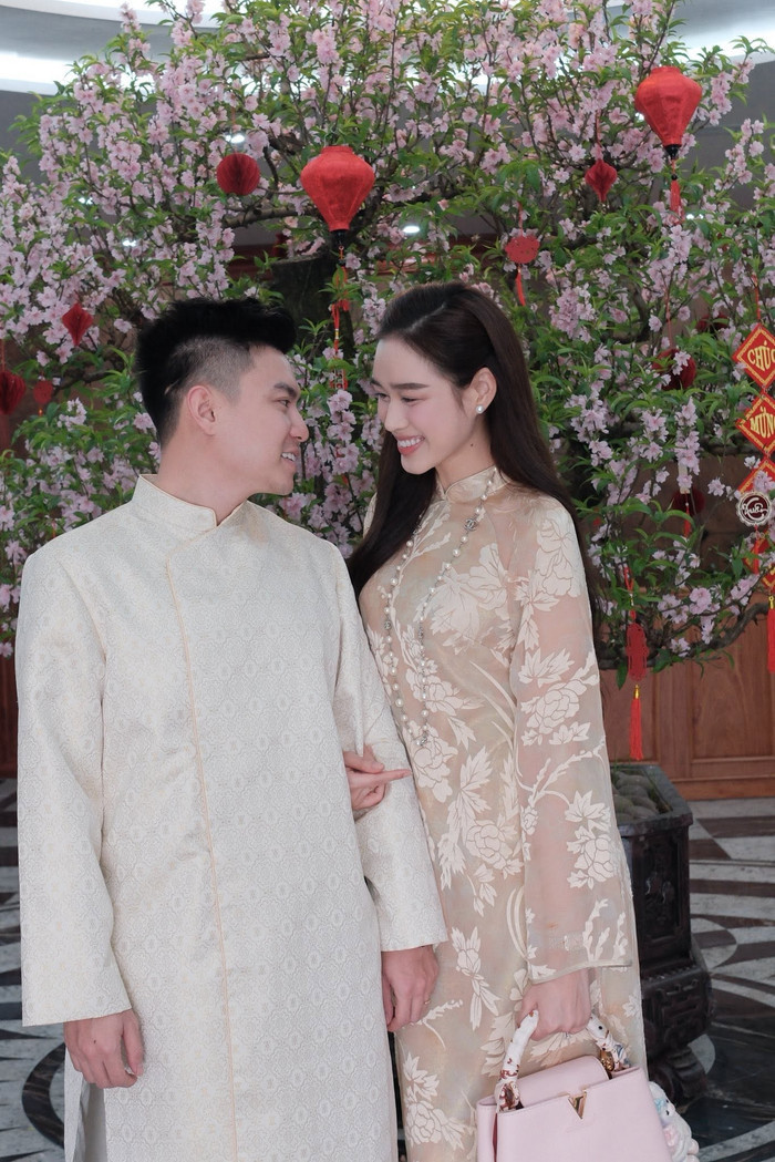 Hoa hậu Đỗ Thị Hà tận hưởng cuộc sống hạnh phúc bên doanh nhân Viết Vương.