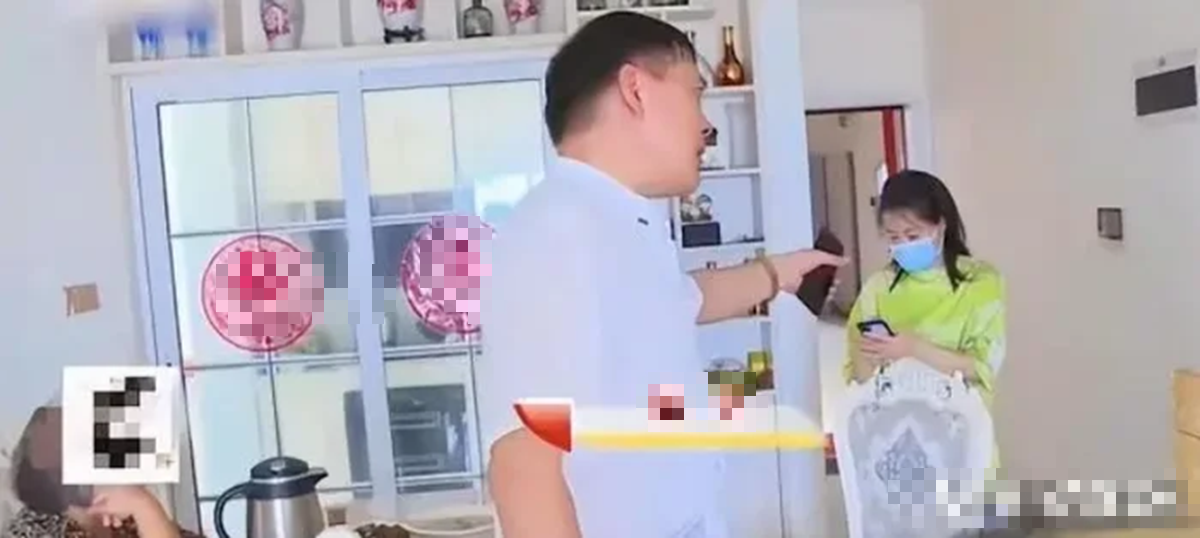 Cô gái trẻ hẹn hò với 8 người đàn ông cùng lúc, màn lật mặt sau khi bị phát hiện gây xôn xao插图 Cô gái trẻ hẹn hò với 8 người đàn ông cùng lúc, màn