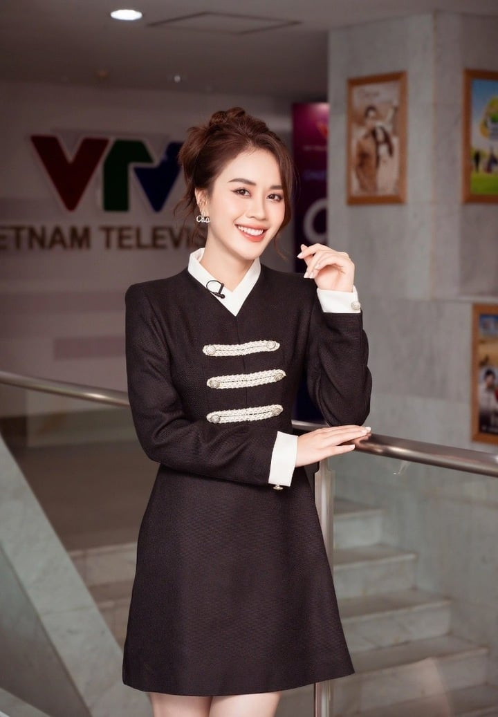Cuộc sống của 'MC xinh nhất nhì VTV' sau 4 năm lấy chồng tiến sĩ插图 Là cái tên quen thuộc trên sóng truyền hình, Ngô Mai Phương được khán giả ưu ái gọi bằng danh xưng