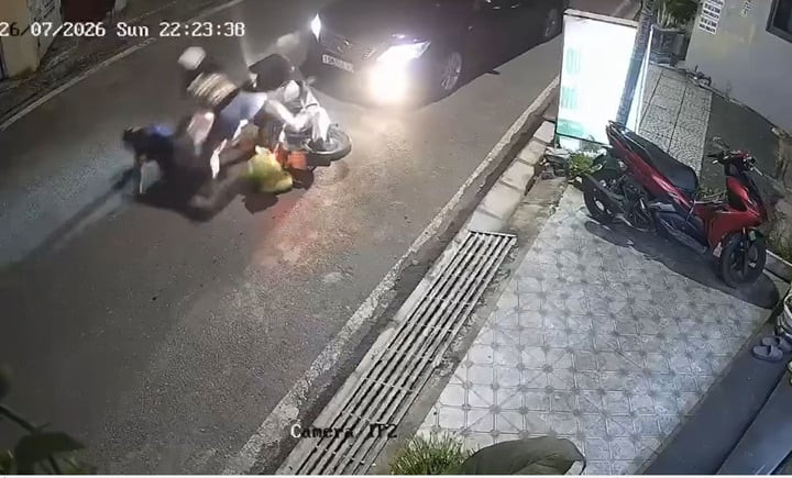 Hiện trường vụ việc được camera an ninh ghi lại.