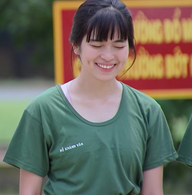 Khi không còn lớp trang điểm, 5 mỹ nhân Sao Nhập Ngũ vẫn chứng minh sức hút từ vẻ đẹp tự nhiên插图8 5 mỹ nhân Sao Nhập Ngũ có mặt mộc khiến người xem tự ái: Chi Pu vào đây đụng toàn