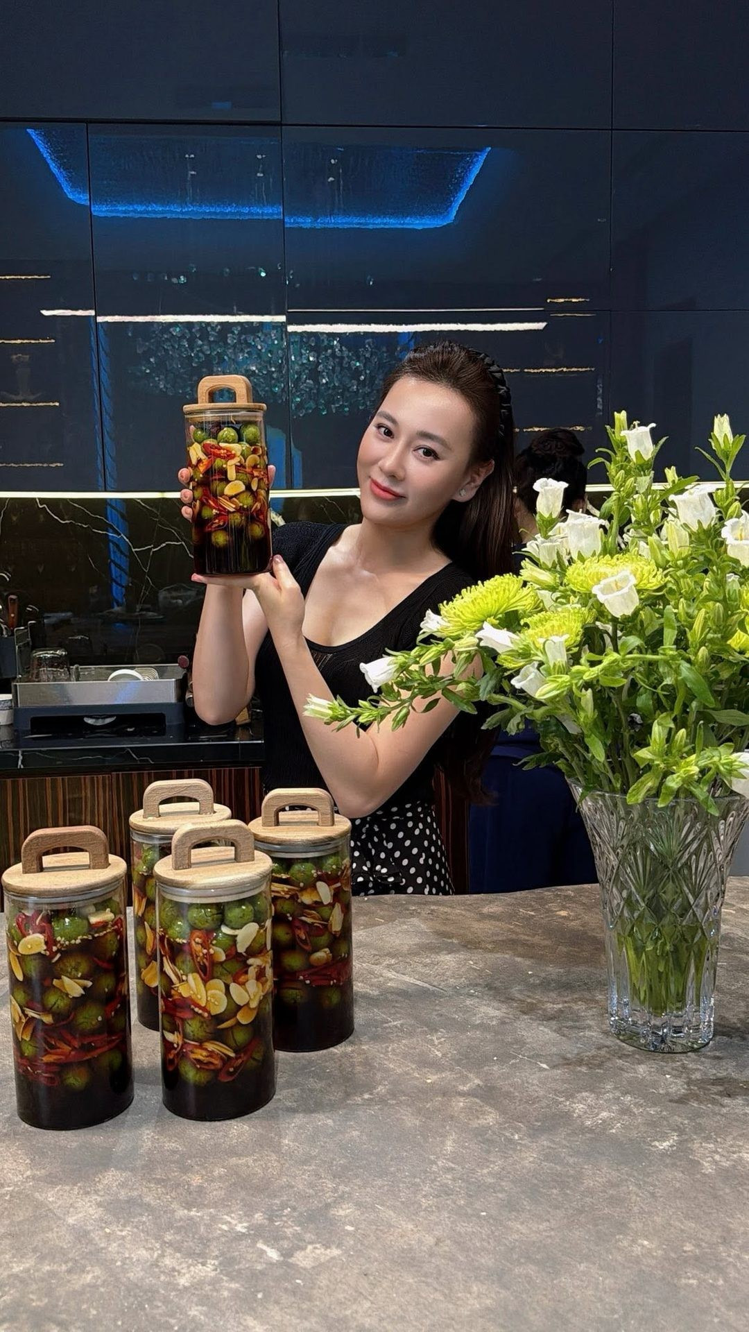 Bữa cơm giản dị của Phương Oanh gây tò mò vì chi tiết “độc lạ”插图1 phuong-oanh-khoe-bua-com-ngay-he-dam-bac-chi-tiet-doc-la-gay-chu-y-2-1783004565.jpg