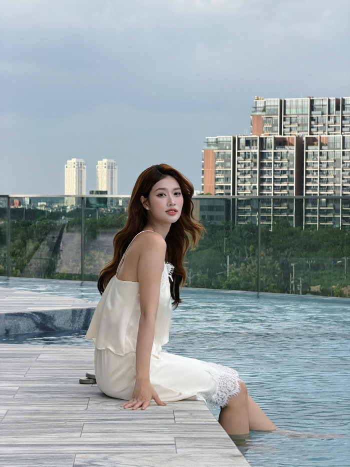 Cận cảnh vẻ đẹp ngọt ngào, rạng rỡ của Hoa hậu Đoàn Thiên Ân.