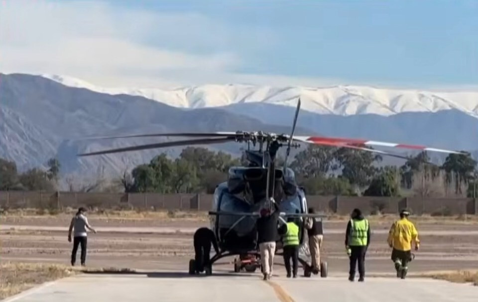 helicopter-seven-people-board-81-1785378034.jpg