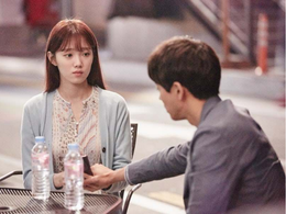 Thử lòng vợ và bồ, nằm trên giường bệnh, chồng 'cay mắt' với hành động của vợ - Ảnh 1