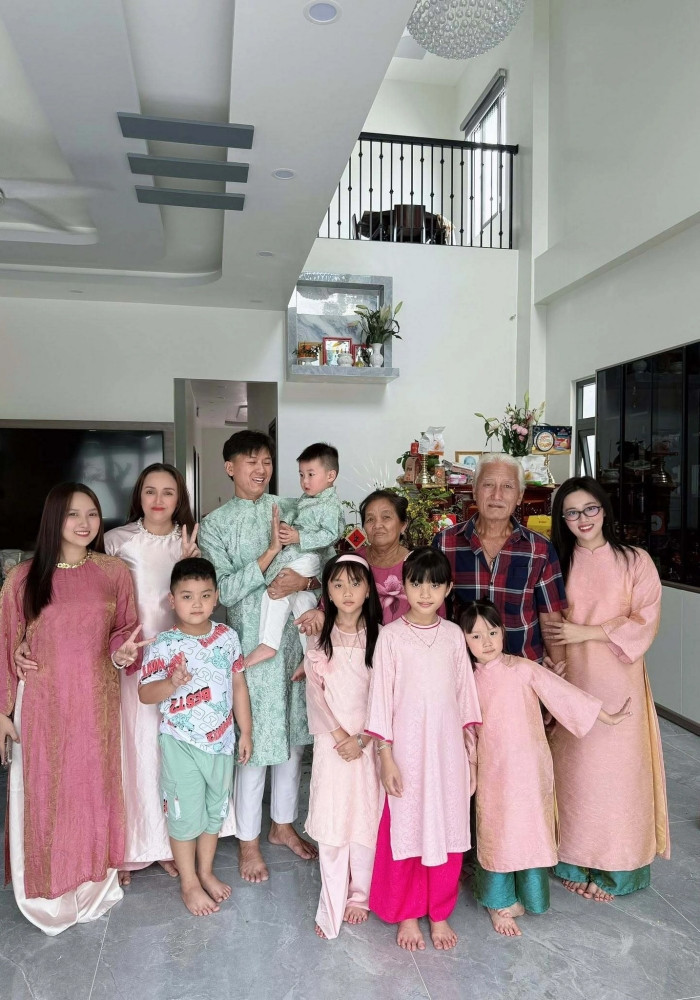Quách Ngọc Tuyên tuổi 42 xây nhà 10 phòng diện tích 260m2 báo hiếu cha mẹ插图2 batch_656217870 1772833610835640 620 1141 7184 1785298220.jpg