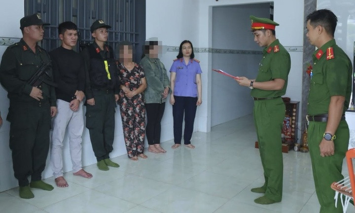 Công an TP Đồng Nai khởi tố 7 nhân viên công ty chiếm đoạt hơn 1.200 tấn chì, gây thiệt hại 67 tỷ. (Ảnh: Công an Đồng Nai)