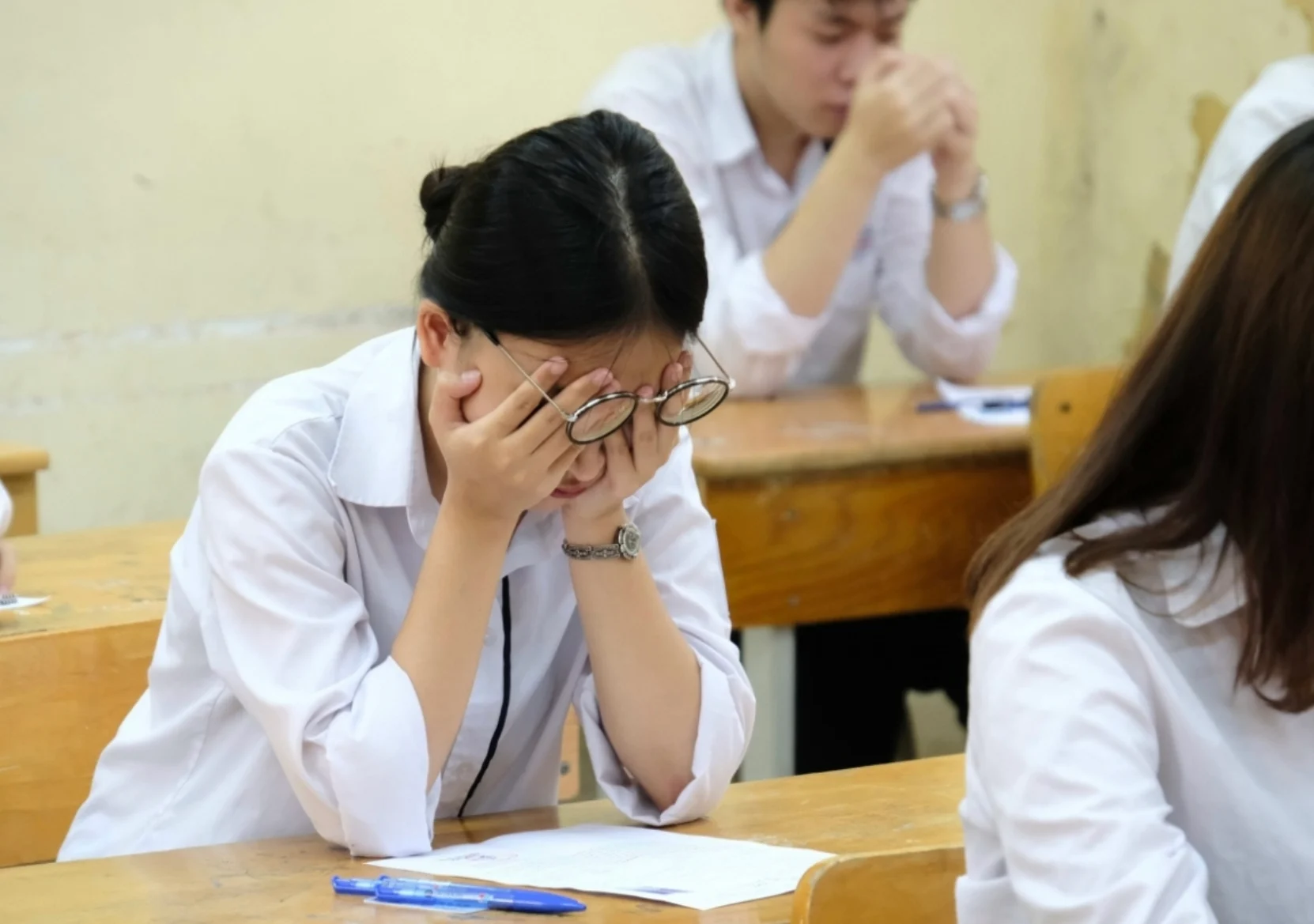 Có nên khoe điểm thi của con lên mạng xã hội?  - Ảnh 1