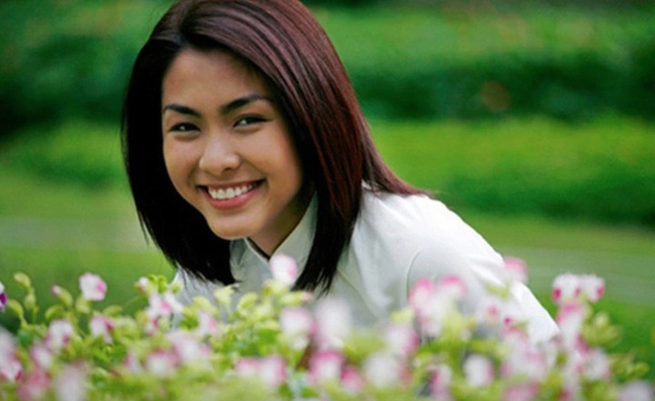 Giai đoạn 2008-2009 chính là thời điểm cái tên Tăng Thanh Hà thực sự bùng nổ. Cô liên tiếp đảm nhận vai chính trong hai bộ phim đình đám của đạo diễn Vũ Ngọc Đãng như “Bỗng dưng muốn khóc” và “Đẹp từng centimet”.