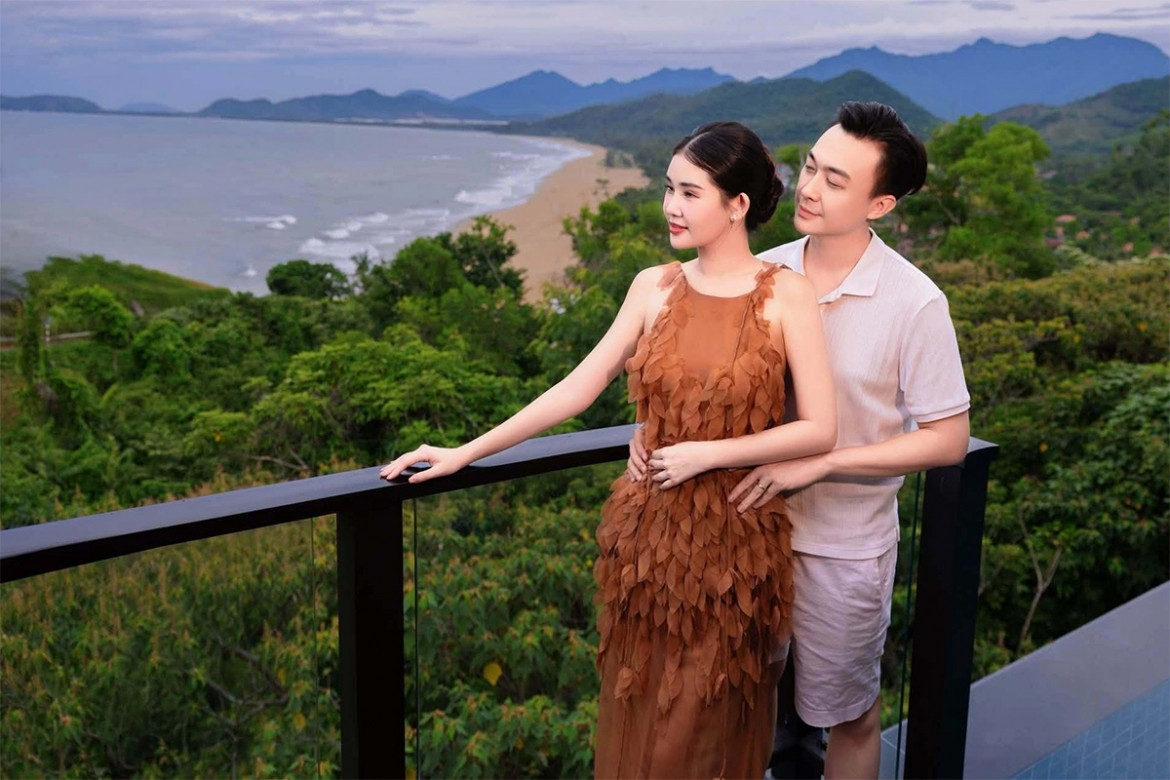 sao viet 6-7 son tung m-tp don tuoi 32, khoe nhung khoanh khac tai tiec sinh nhat hinh anh 7
