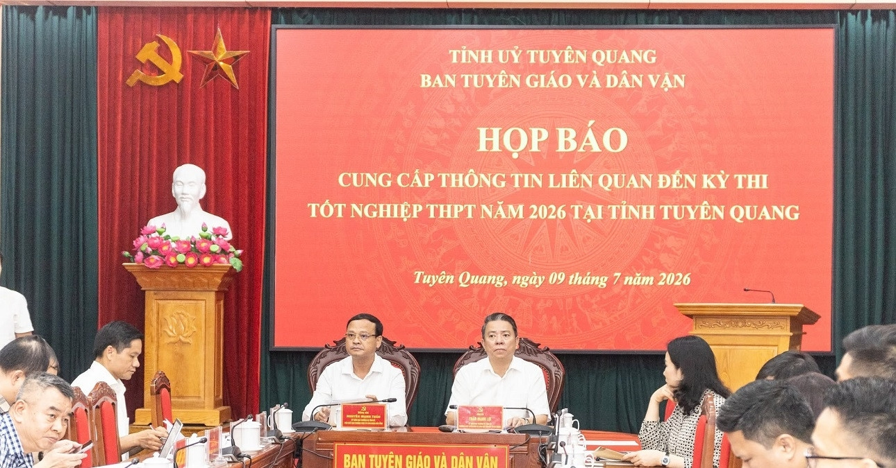 Khởi tố thêm nữ hiệu phó và 2 người khác trong vụ 146 điểm 10 Toán tại Tuyên Quang插图1 Khởi tố thêm nữ hiệu phó và 2 người khác trong vụ 146 điểm 10 Toán tại Tuyên Quang插图1