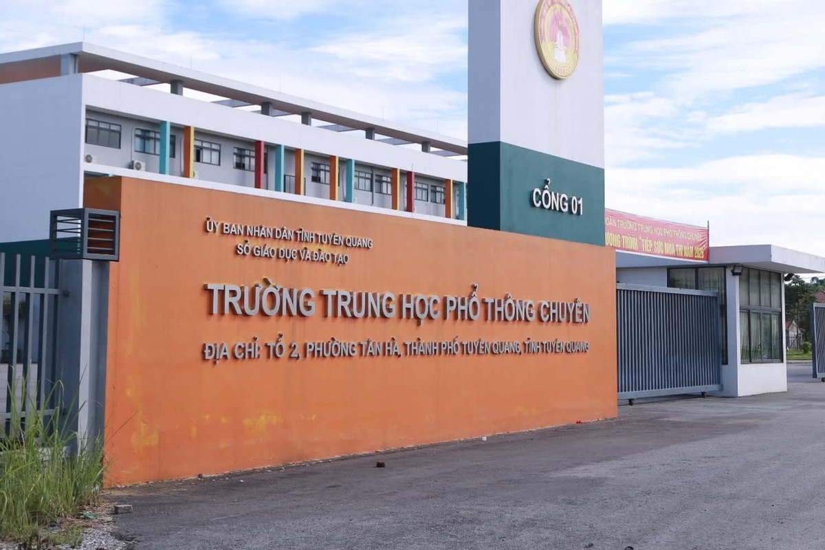 truong chuyen tuyen quang.jpeg
