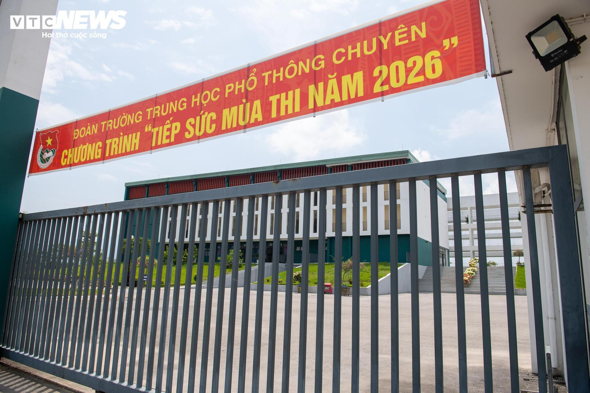 Trường THPT Chuyên Tuyên Quang thu hút sự quan tâm đặc trước những diễn biến liên quan đến kết quả tại kỳ thi tốt nghiệp THPT năm 2026. (Ảnh: Viên Minh)
